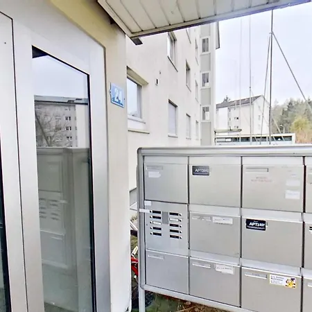Basic In Seebach, Tram-connected * ציריך